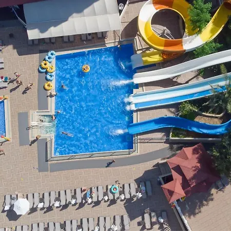 Club Paradiso & מלון 5*