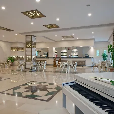 Club Paradiso & מלון 5*