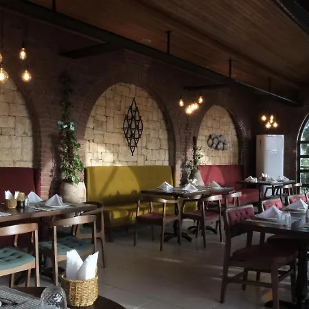Club Paradiso & 5* אלאניה
